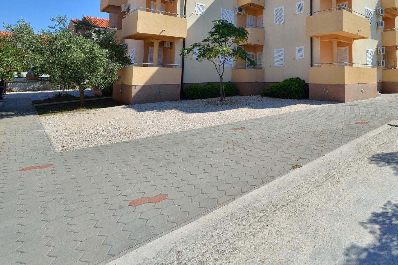 Apartments By The Sea Privlaka, Zadar - 14816 Extérieur photo