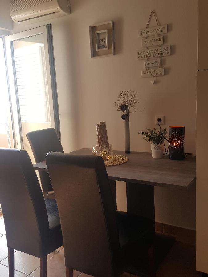 Apartments By The Sea Privlaka, Zadar - 14816 Extérieur photo